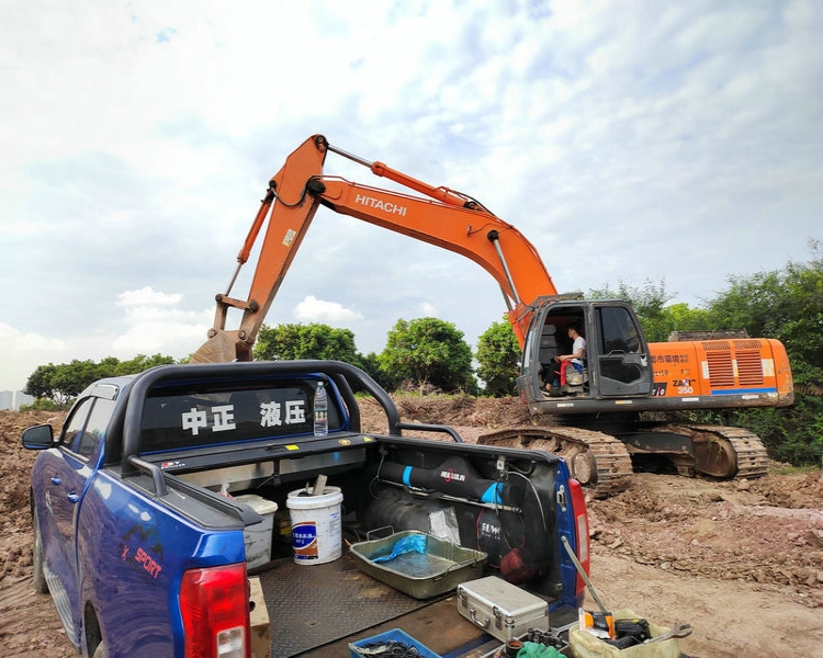 广州挖掘机华体足球中国有限公司中心