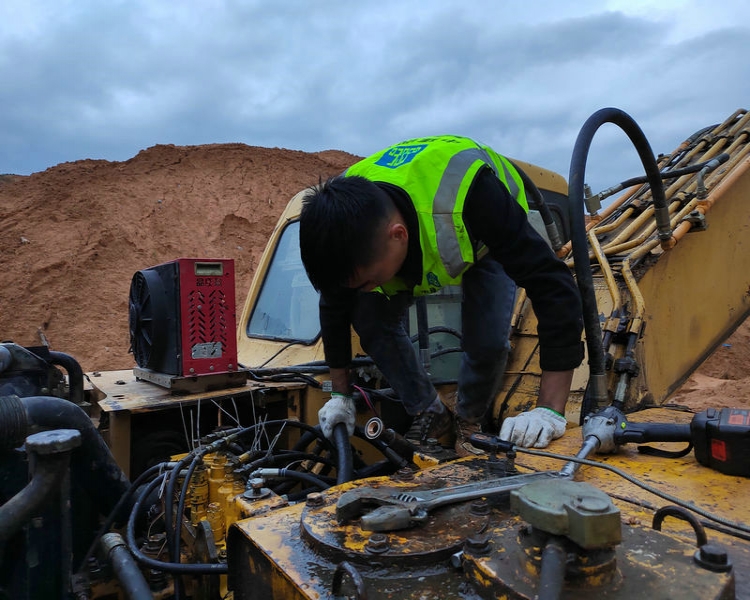 佛山小松挖掘机华体足球中国有限公司中心/佛山小松挖掘机华体足球中国有限公司售后