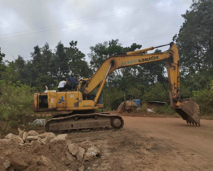 湛江小松挖掘机华体足球中国有限公司中心/遂溪 徐闻 廉江 雷州 吴川小松挖掘机华体足球中国有限公司售后