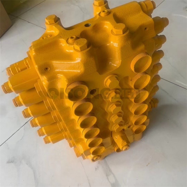 Excavator PC120-6 hydraulic main control valve 723-37-12400 723-37-10400 4D95 CONTROL VALVE ASS